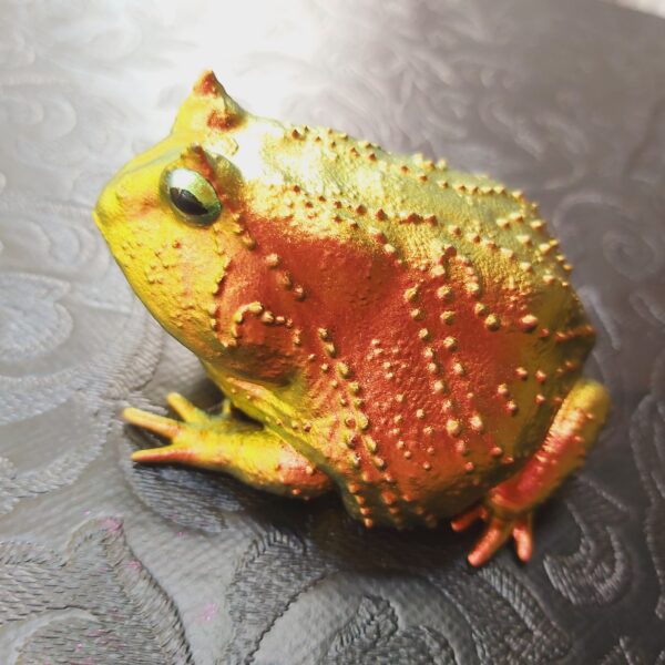 Slingshot Frog Magnet - Image 4