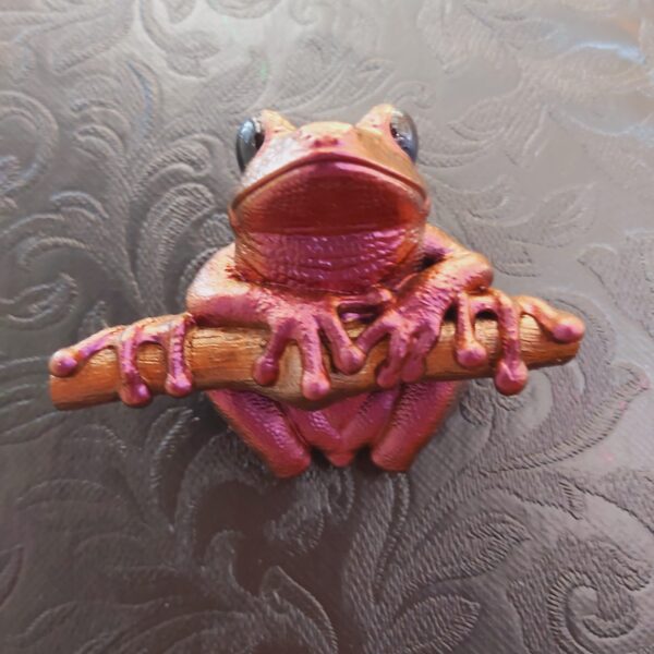 Maroon Eyed Frog Magnet - Image 6